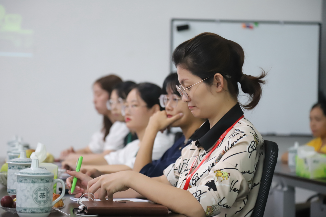 情滿中秋，共話未來。湘江電纜工會舉行中秋茶話會